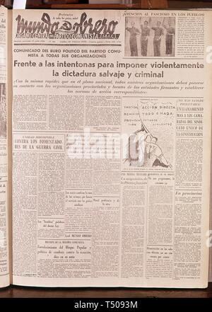 PERIODICO MUNDO OBRERO - 1936. Lage: Biblioteca Municipal. MADRID. Spanien. Stockfoto