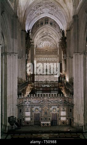 VISTA DE LA NAVE CENTRAL DESDE LOS PIES - ARQUITECTURA GOTICA - SIGLO XV. Lage: CATEDRAL - Interieur. Sevilla. Sevilla. Spanien. Stockfoto