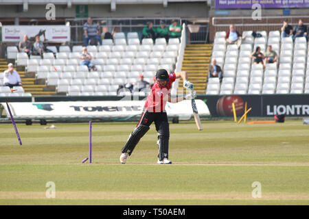 County Durham, UK. 19. Apr 2019. Colin Ackemann ist während der EZB Royal London eintägiger Pokalspiel zwischen dem Durham CCC v Leicestershire CCC im Emirates Riverside, County Durham, England am 19. April 2019 gerollt. Foto von John Mallett. Nur die redaktionelle Nutzung, eine Lizenz für die gewerbliche Nutzung erforderlich. Keine Verwendung in Wetten, Spiele oder einer einzelnen Verein/Liga/player Publikationen. Credit: UK Sport Pics Ltd/Alamy leben Nachrichten Stockfoto