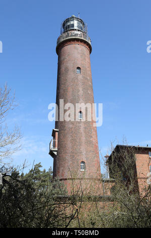 Prerow, Deutschland. 17 Apr, 2019. Der Leuchtturm im Natureum Darßer Ort in der Kerzone der Nationalpark Vorpommersche Boddenlandschaft. Quelle: Bernd Wüstneck/dpa-Zentralbild/ZB/dpa/Alamy leben Nachrichten Stockfoto