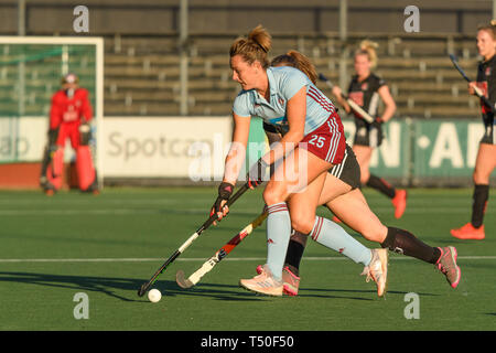 AMSTERDAM, 19-04-2019, Euro Hockey Club Cup 2019. Veranstaltungsort: Wagener Stadion. Nicola Evans während des Spiels UHC Hamburg vs AH&BC Amsterdam. Stockfoto