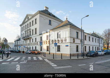 Warschau, Polen. April, 2018. Eine externe Ansicht des Hauses unter der Könige Stockfoto