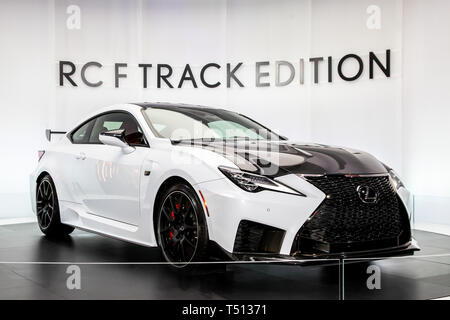 Lexus RC-F auf der New York International Auto Show 2019 gezeigt, im Jacob Javits Center. Dies wurde Drücken Sie die Taste Vorschau Tag einer der NYIAS Stockfoto