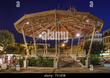 Musik Kiosk. 1880 von dem Architekten Louis Stadt Hourlier gebaut. Allee de la Liberte Charles de Gaulle, Cannes, Cote d'Azur, Frankreich. Stockfoto
