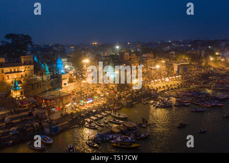 Indien, Uttar Pradesh, Varanasi, Gange Fluss und historischen Ghats Stockfoto