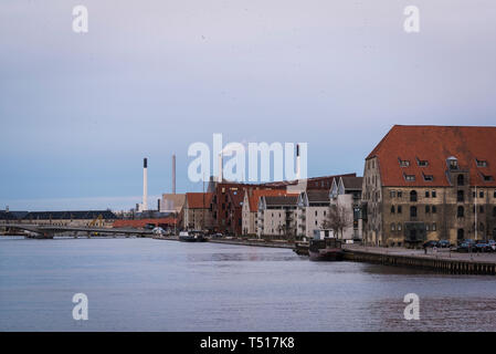 Blick auf Amager Bakke oder Amager Hill auch als Amager Hang oder Copenhill, eine kombinierte Wärme- und Stromverbrauch bekannt - Anlage in Amager, Kopenhagen, De Stockfoto