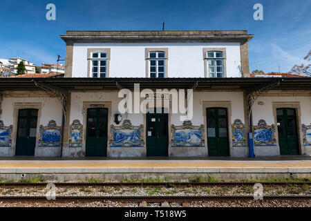 Pinhao, Portugal - 9. März 2019: Die pinhao Bahnhof im Dorf von Pinhao im Douro-tal, Portugal; Konzept für Reisen in Portugal Stockfoto