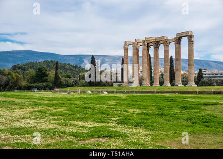 Ruinen der antiken Tempel des Olympischen Zeus in Athen (olympieion oder Spalten des Olympischen Zeus) Stockfoto