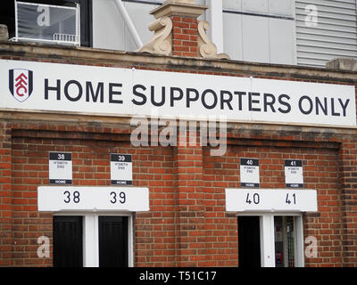 Ansicht der Startseite unterstützer Eingang in das Craven Cottage Fußball Club in London Stockfoto