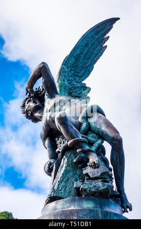 Estatua del Angel Caído en el Parque de El Retiro. Madrid. España Stockfoto