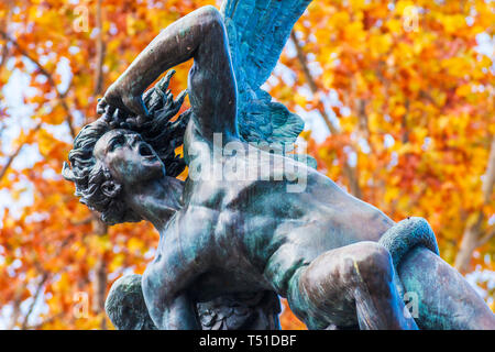 Estatua del Angel Caído en el Parque de El Retiro. Madrid. España Stockfoto