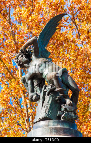 Estatua del Angel Caído en el Parque de El Retiro. Madrid. España Stockfoto