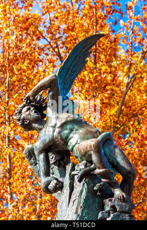 Estatua del Angel Caído en el Parque de El Retiro. Madrid. España Stockfoto