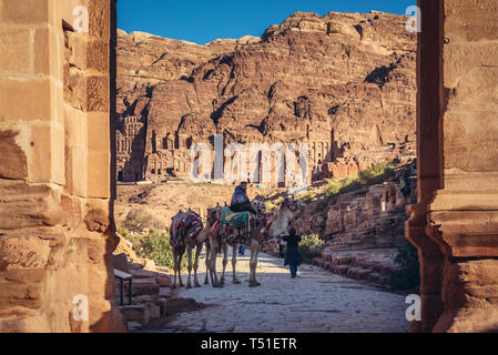 Hadrianstor in Petra historische Stadt der nabatäischen Reiches in Jordanien Stockfoto