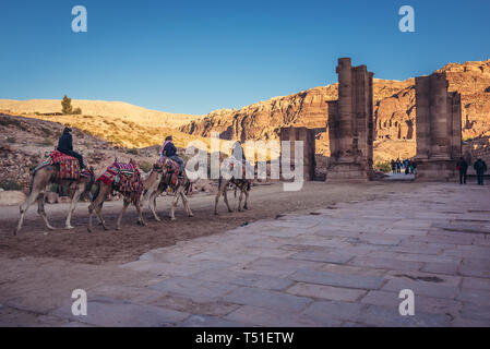 Hadrianstor in Petra historische Stadt der nabatäischen Reiches in Jordanien Stockfoto