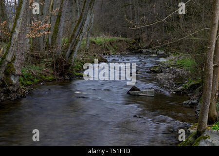 Zeit der Exposition der Fluss namens Orke im Tal Orketal Stockfoto