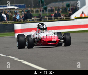 Simon Armer, March Ford 703, Derek Bell Cup, 1 Liter Formel 3 Autos, 1964 bis 1970, 77 Mitglieder treffen, Goodwood, West Sussex, England, April 2019, EIN Stockfoto