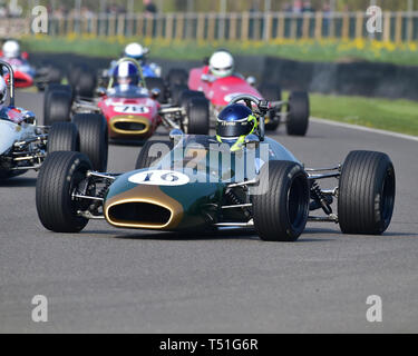 Ben Mitchell, Brabham Ford BT 28, Derek Bell Cup, 1 Liter Formel 3 Autos, 1964 bis 1970, 77 Mitglieder treffen, Goodwood, West Sussex, England, April 201 Stockfoto