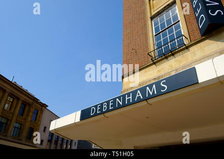 Debenhams signage außerhalb des Stores in Norwich, Norfolk. © lawrence Woolston/Alamy leben Nachrichten Stockfoto