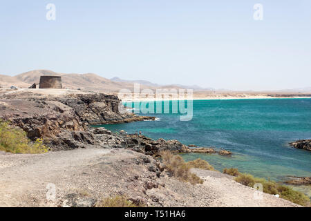 Raue Küstenlinie in El Cotillo, Fuerteventura Stockfoto