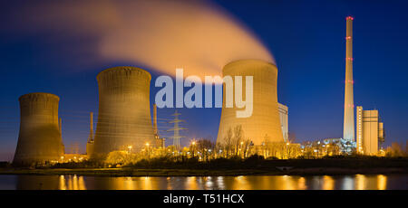 Panoramablick auf die Hohe Auflösung geschossen von einem Kohlekraftwerk. Stockfoto