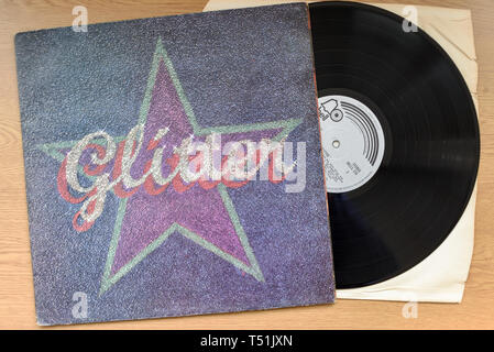 Glitter Album auf Vinyl record von Gary Glitter und die Glitter Band. Stockfoto