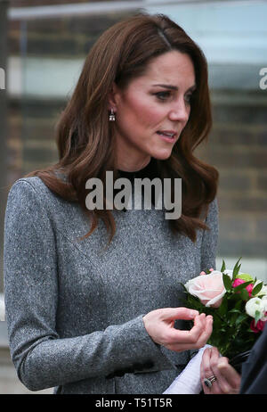 Catherine Herzogin von Cambridge fährt der Kinder Foundling Museum das Tragen eines Catherine Walker Outfit mit einer Kupplung Mulberry Geldbeutel und Gianvito Rossi Blockabsatz Mit: Catherine Herzogin von Cambridge, Kate Middleton Wo: London, Großbritannien Wann: 19 Mar 2019 Credit: WENN.com Stockfoto