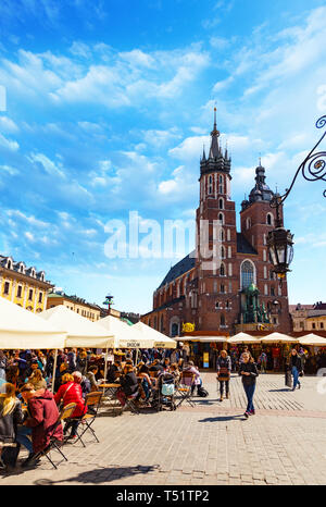 CHISINAU, Moldawien - 19. APRIL 2019: Die Basilika der Heiligen Maria in Krakau, Polen Stockfoto