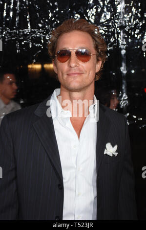 LOS ANGELES, Ca. September 26, 2005: Schauspieler Matthew McCONAUGHEY bei der Weltpremiere in Beverly Hills, seines neuen Films zwei für das Geld. © 2005 Paul Smith/Featureflash Stockfoto