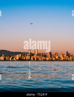 Skyline von Vancouver am Goldenen Stunde Stockfoto