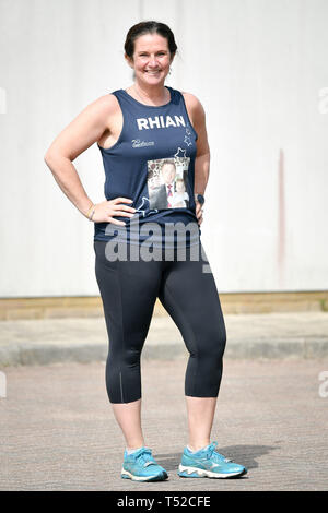 Rhian Mannings, die ihren kleinen Sohn und Ehemann innerhalb weniger Tage verloren hat, führt den London Marathon durch, um anderen zu zeigen, dass auch sie überleben können Òif sie geben nicht upÓ. Stockfoto