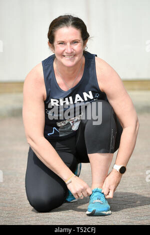 Rhian Mannings, die ihren kleinen Sohn und Ehemann innerhalb weniger Tage verloren hat, führt den London Marathon durch, um anderen zu zeigen, dass auch sie überleben können Òif sie geben nicht upÓ. Stockfoto