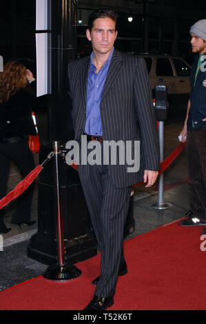 LOS ANGELES, Ca. Oktober 25, 2005: Schauspieler JIM CAVIEZEL an einem Tribute Concert", ich die Linie laufen: eine Nacht für Johnny Cash', im Pantages Theater, Hollywood. © 2005 Paul Smith/Featureflash Stockfoto