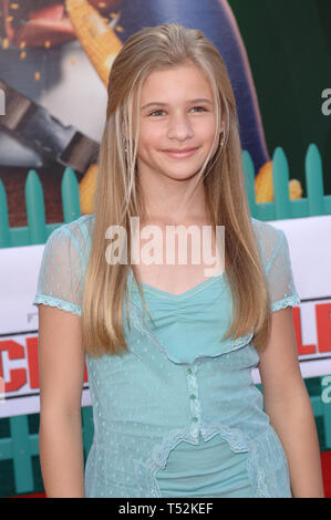 LOS ANGELES, Ca. Oktober 30, 2005: Schauspielerin JENNA BOYD bei der Weltpremiere von Walt Disney's Chicken Little am El Capitan Theatre, Hollywood. © 2005 Paul Smith/Featureflash Stockfoto