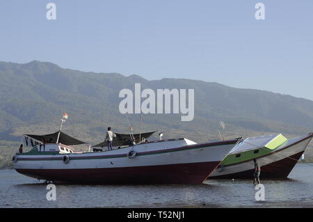 Eine Bootfahrt Stiefel dryng Farbe Farben Park? Stockfoto