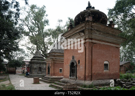 Kathmandu, Nepal - Oktober 28, 2017: Blick auf die Tempelanlage von Lord Shiva gewidmet in Mrigasthali. Stockfoto