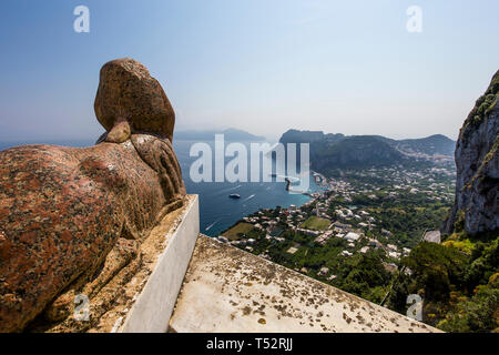 Panorama von Sphinx Statue über die Insel Capri, Capri, Italien Stockfoto