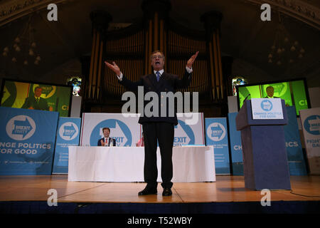 Nigel Farage Brexit Partei in einer Rede auf der Kundgebung an der Albert Hall in Nottingham. Stockfoto