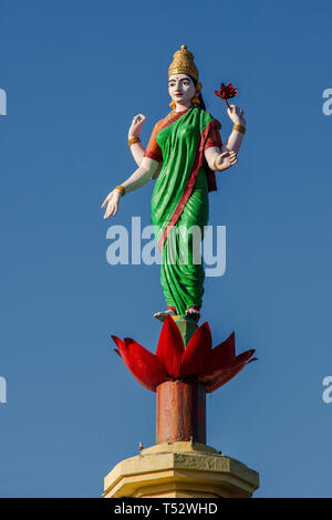 24-Nov-2017 - Laxmi Statue auf der Oberseite des Art Déco Lakshmi versicherung Gebäude, Mumbai, Maharashtra Indien, Asien Stockfoto