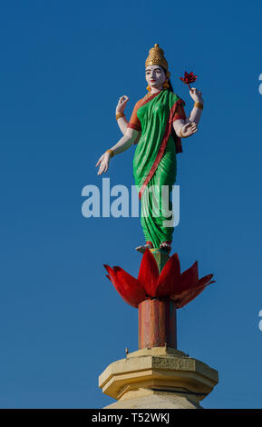 24-Nov-2017 - Laxmi Statue auf der Oberseite des Art Déco Lakshmi versicherung Gebäude, Mumbai, Maharashtra Indien, Asien Stockfoto