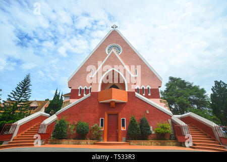 Dalat, Vietnam - 14.September 2018. Domaine de Marie Kirche in Dalat, Vietnam. Die Kirche wurde 1940 gebaut und ist Französisch und vietnamesischen Stil des Architekten Stockfoto