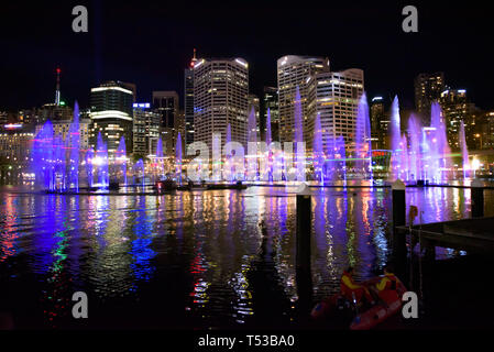 Das Wasser Lichtshow in Darling Harbour für Vivid Sydney Festival Stockfoto