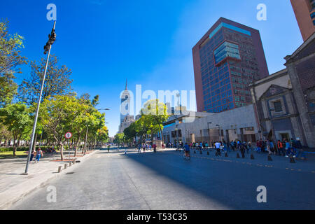 Mexiko, Mexico City - 3 Dezember, 2018: Landmark Tower Torre Latinoamericana und Palast der Schönen Künste in der Nähe der Alameda Central Park Stockfoto