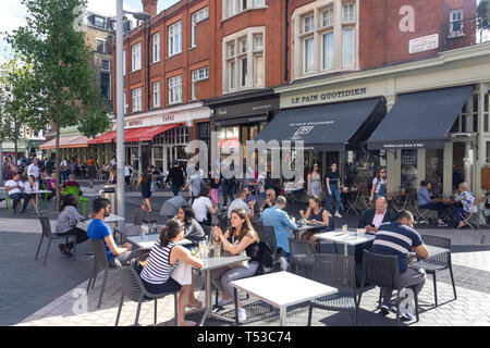 Outdoor Dining, Exhibition Road, South Kensington, Royal Borough von Kensington und Chelsea, Greater London, England, Vereinigtes Königreich Stockfoto