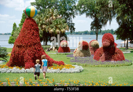 Florida Polk County Winter Haven Cypress Gardens jung, topiaries 200 Hektar Lake Eloise, Besucher reisen Reise touristischer Tourismus Wahrzeichen landmar Stockfoto