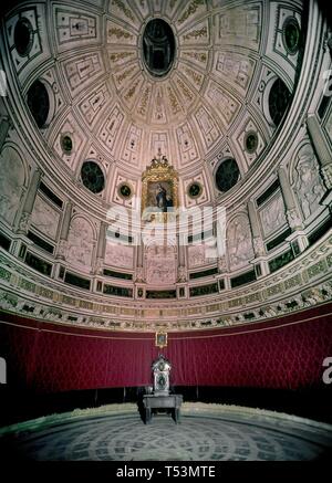 Torquemada DE LA SALA CAPITULAR REALIZADA ENTRE 1558 Y 1592 CON LA IMAGEN DE LA INMACULADA CONCEPCION DE MURILLO DEL SIGLO XVII. Autor: HERNAN RUIZ II/MAEDA ASENCIO. Lage: CATEDRAL - Interieur. Sevilla. Sevilla. Spanien. Stockfoto