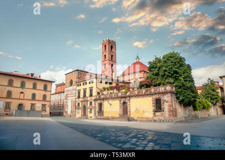 Stadtbild mit San Martino und die Kirche von San Giovanni. Lucca, Toskana, Italien Stockfoto