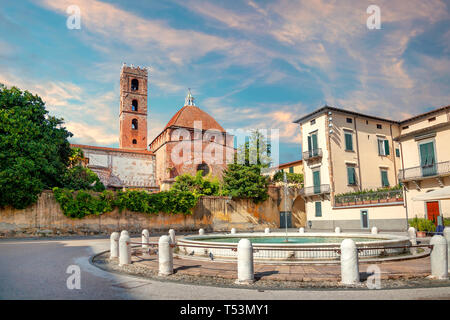 Stadtbild mit San Martino und die Kirche von San Giovanni. Lucca, Toskana, Italien Stockfoto