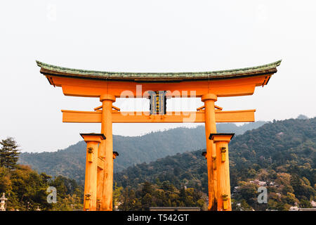 Die schwimmende Itsukushima-Schrein auf der Insel Miyajima, Japan Stockfoto