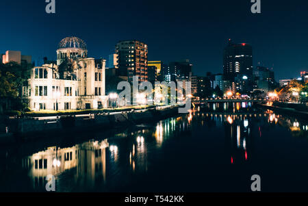 Atomic Bomb Dome in der Nacht in Hiroshima, Japan Stockfoto